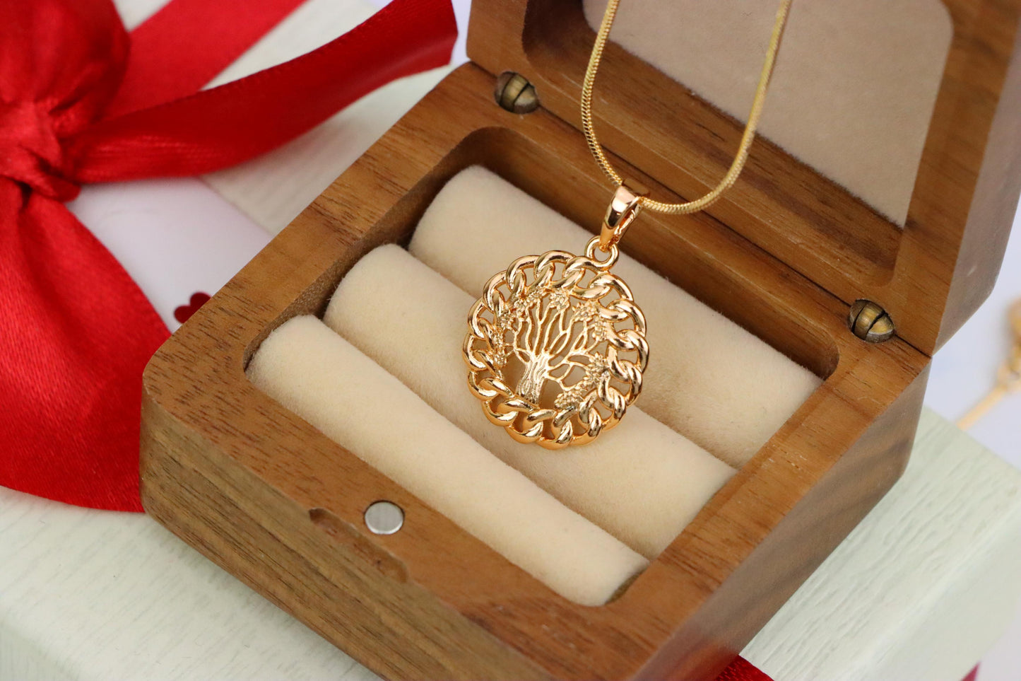 Tree of Life Round Rose Gold Pendant with Chain Pattern Frame, XPPT1294 (2129-10)
