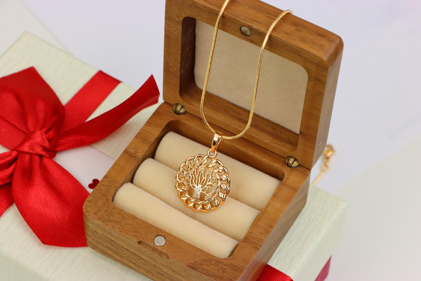 Tree of Life Round Rose Gold Pendant with Chain Pattern Frame, XPPT1294 (2129-10)