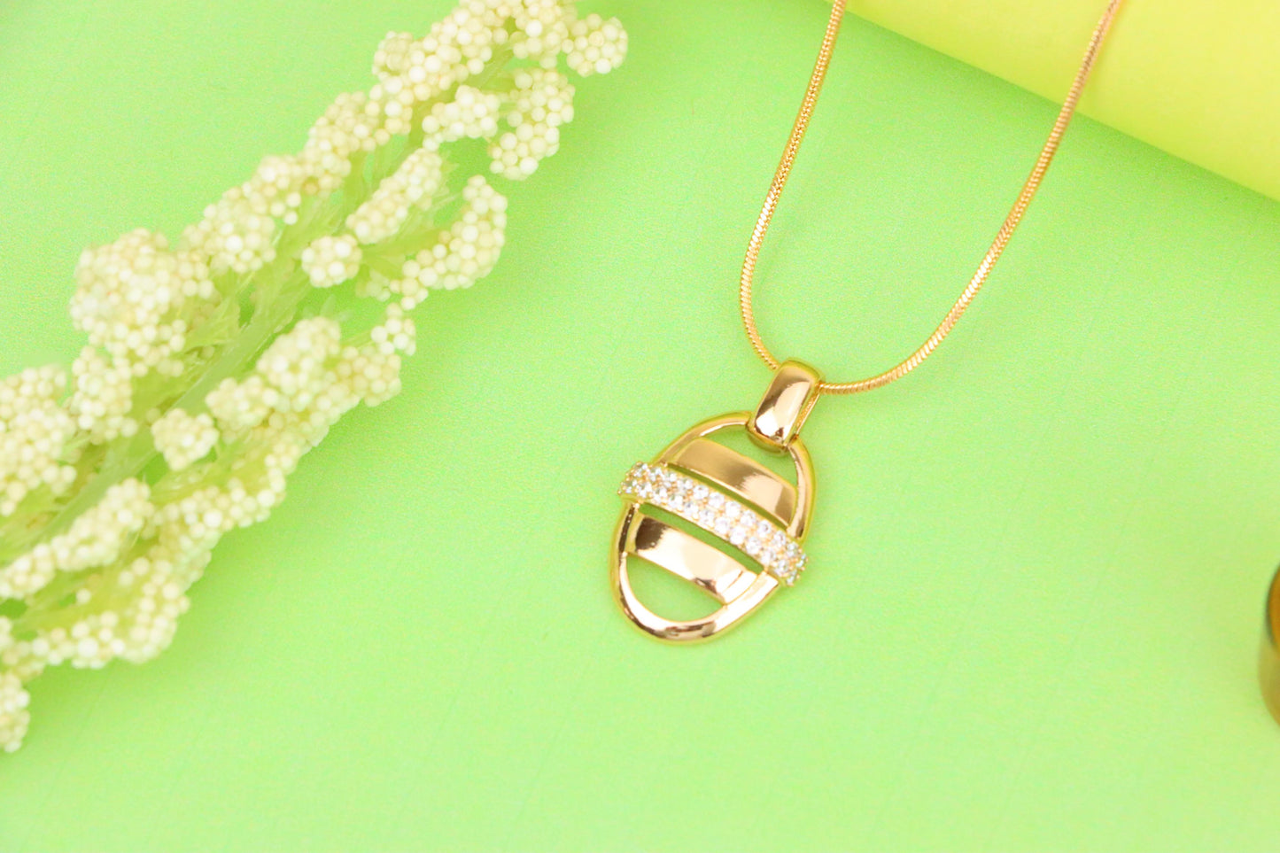Rose Gold Oval Pendant with Crystal Accent Stripe – Elegant Design, XPPT1296 (2130-2)