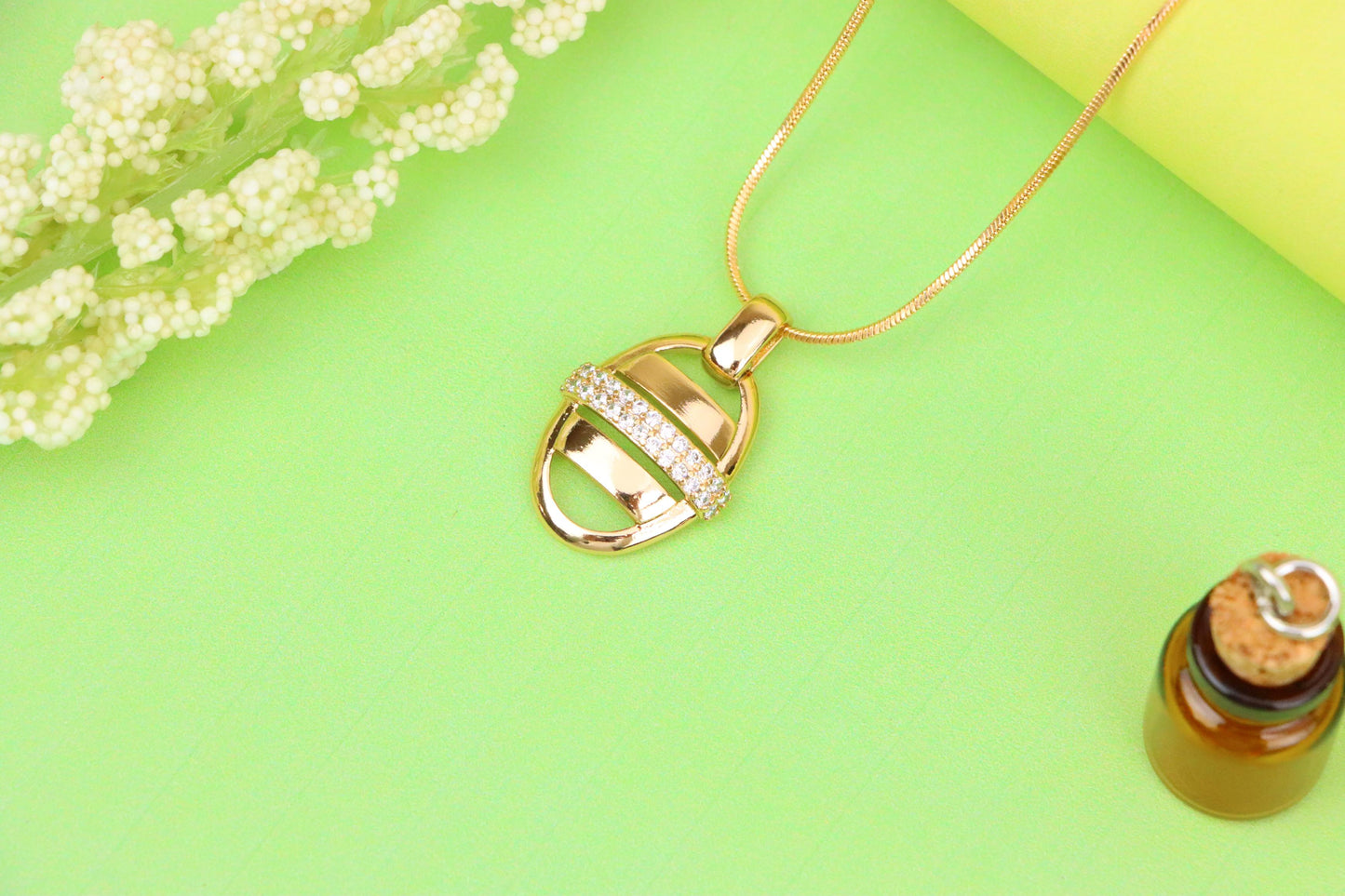 Rose Gold Oval Pendant with Crystal Accent Stripe – Elegant Design, XPPT1296 (2130-2)
