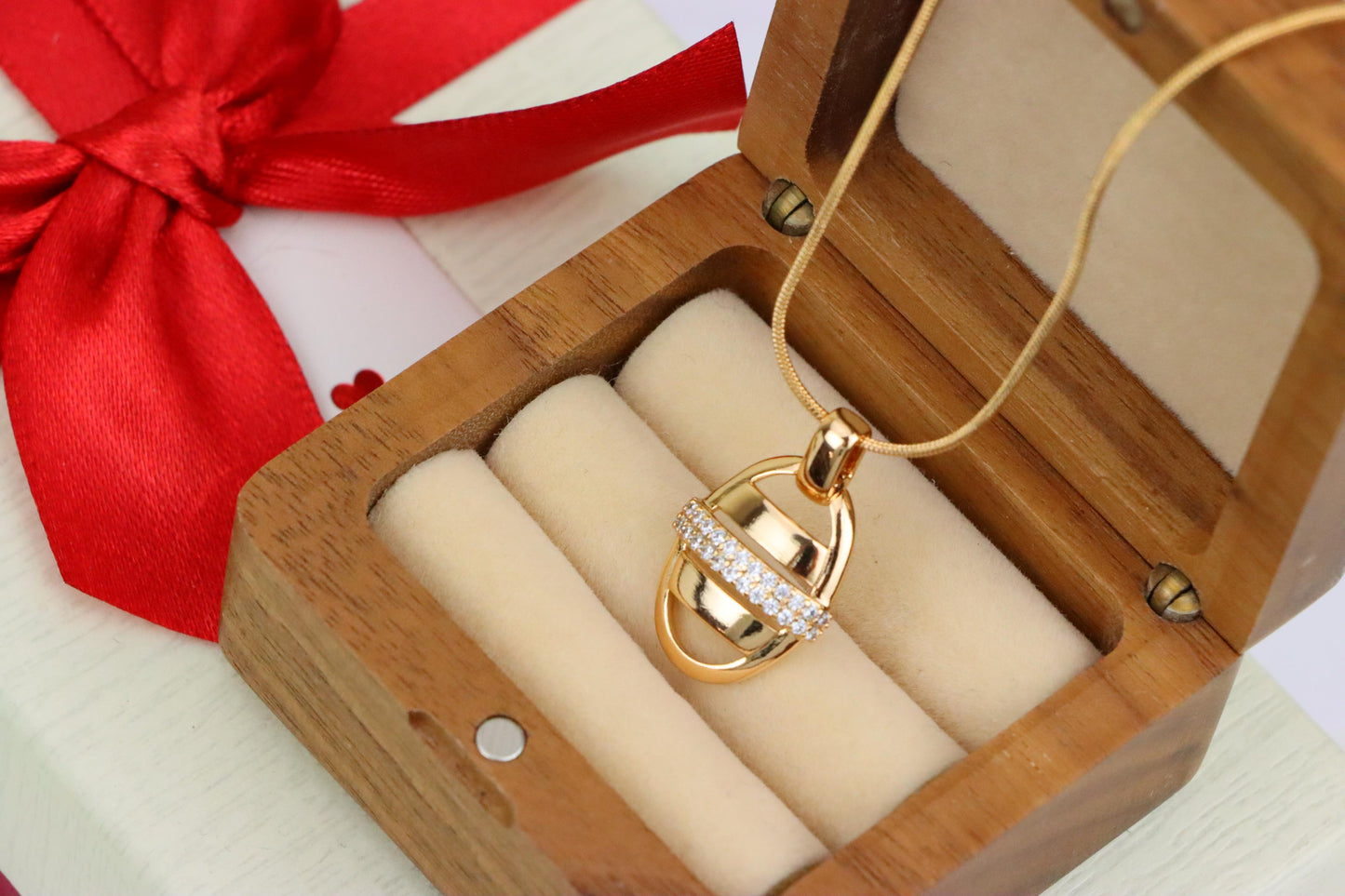Rose Gold Oval Pendant with Crystal Accent Stripe – Elegant Design, XPPT1296 (2130-2)