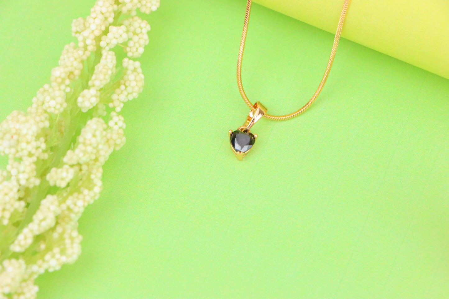 Mini Heart-Shaped Black Pendant in Gold Plated Brass, XPPT1303 (2130-8)