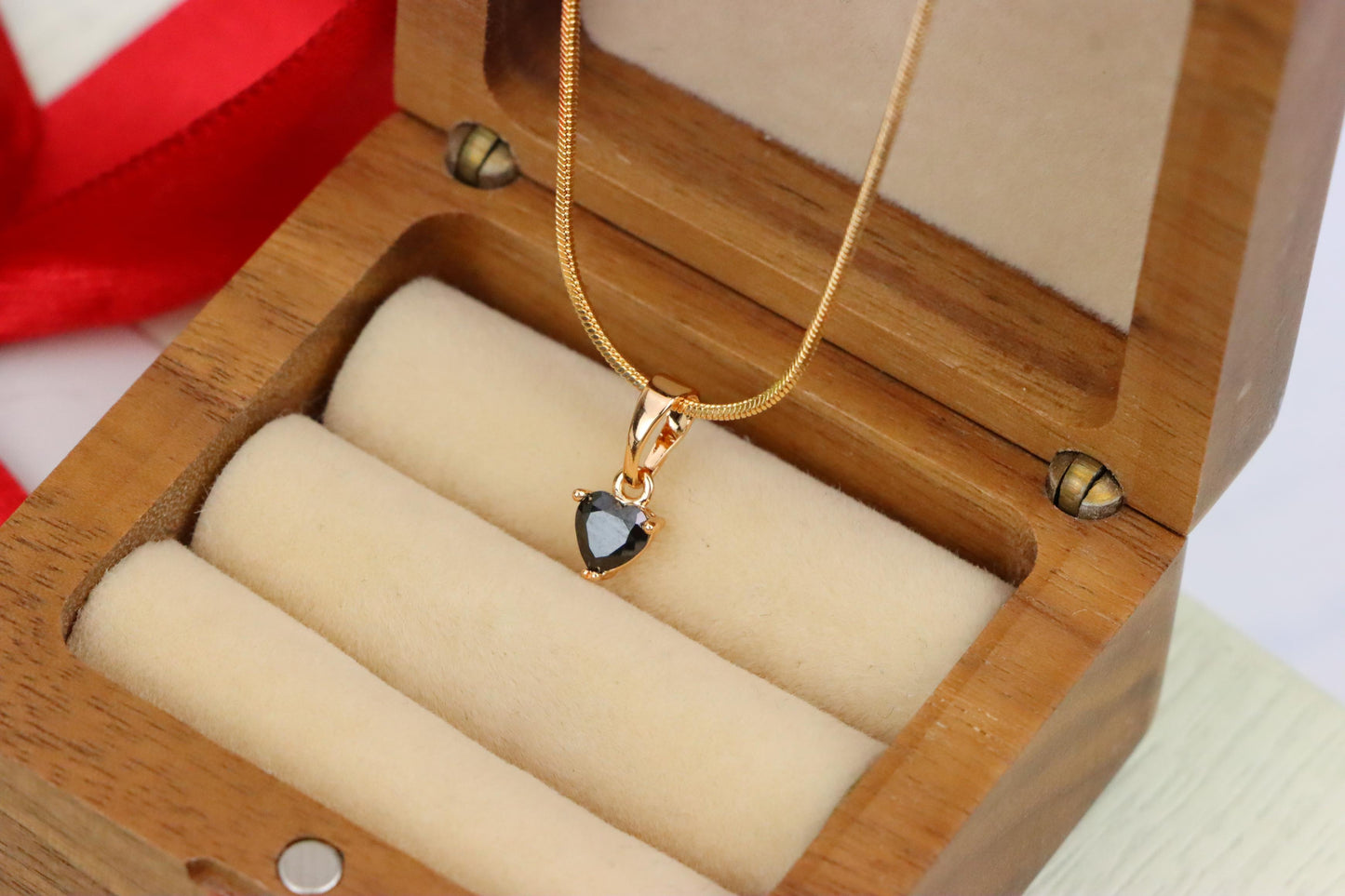 Mini Heart-Shaped Black Pendant in Gold Plated Brass, XPPT1303 (2130-8)