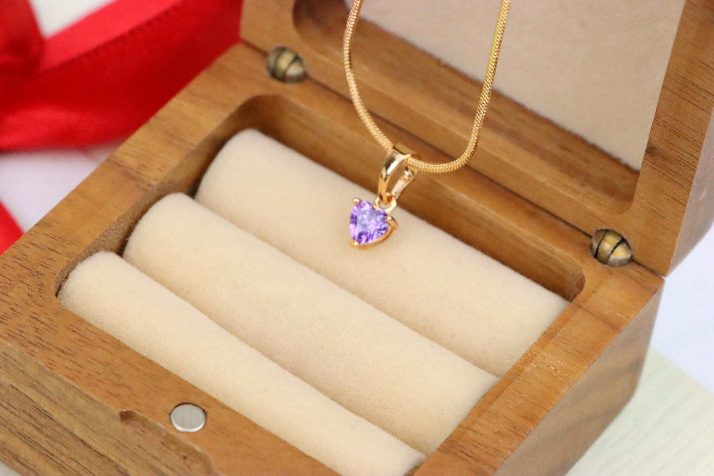 Elegant Heart-Shaped Purple Pendant in Gold, XPPT1304 (2130-8)