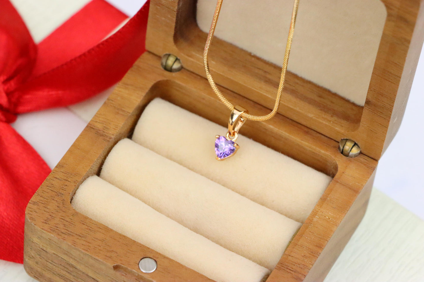 Elegant Heart-Shaped Purple Pendant in Gold, XPPT1304 (2130-8)