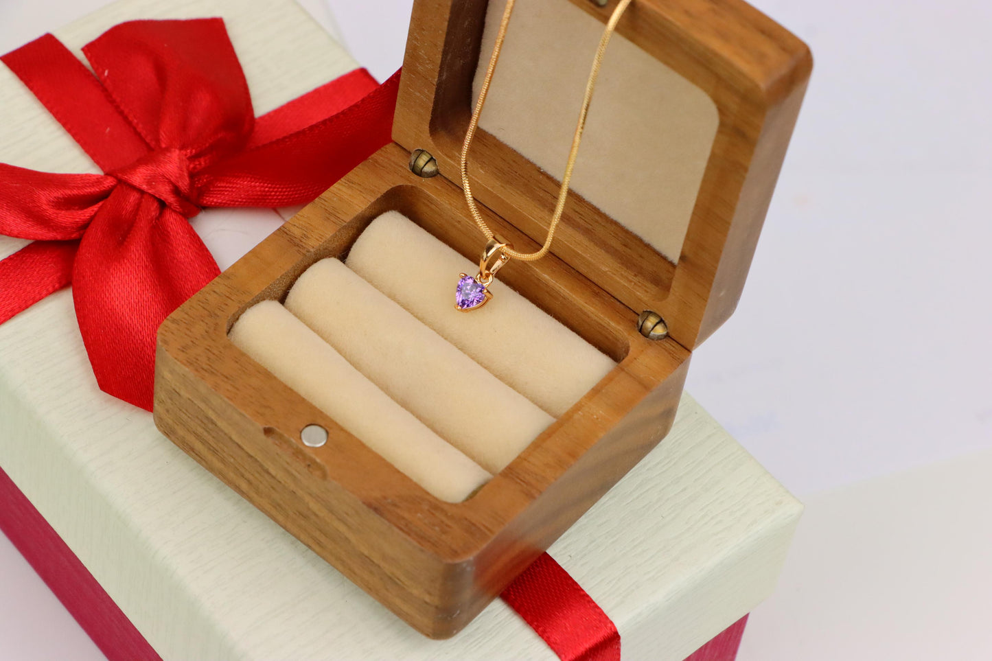 Elegant Heart-Shaped Purple Pendant in Gold, XPPT1304 (2130-8)