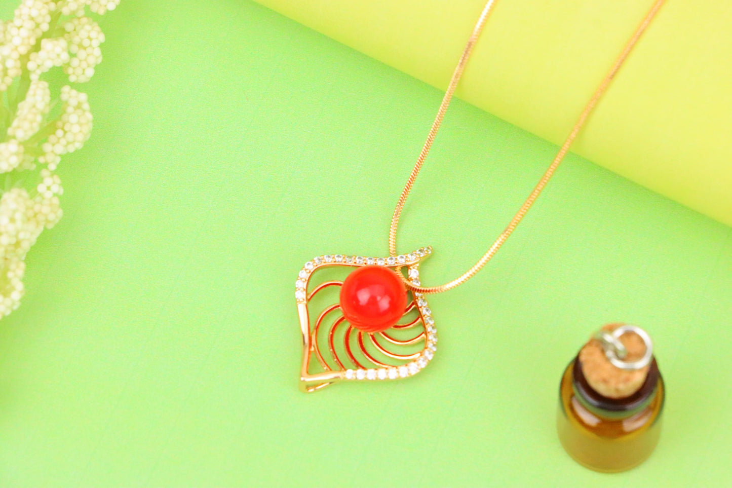 Elegant Rose Gold Pendant with Red Accent, XPPT1306 (2130-9)