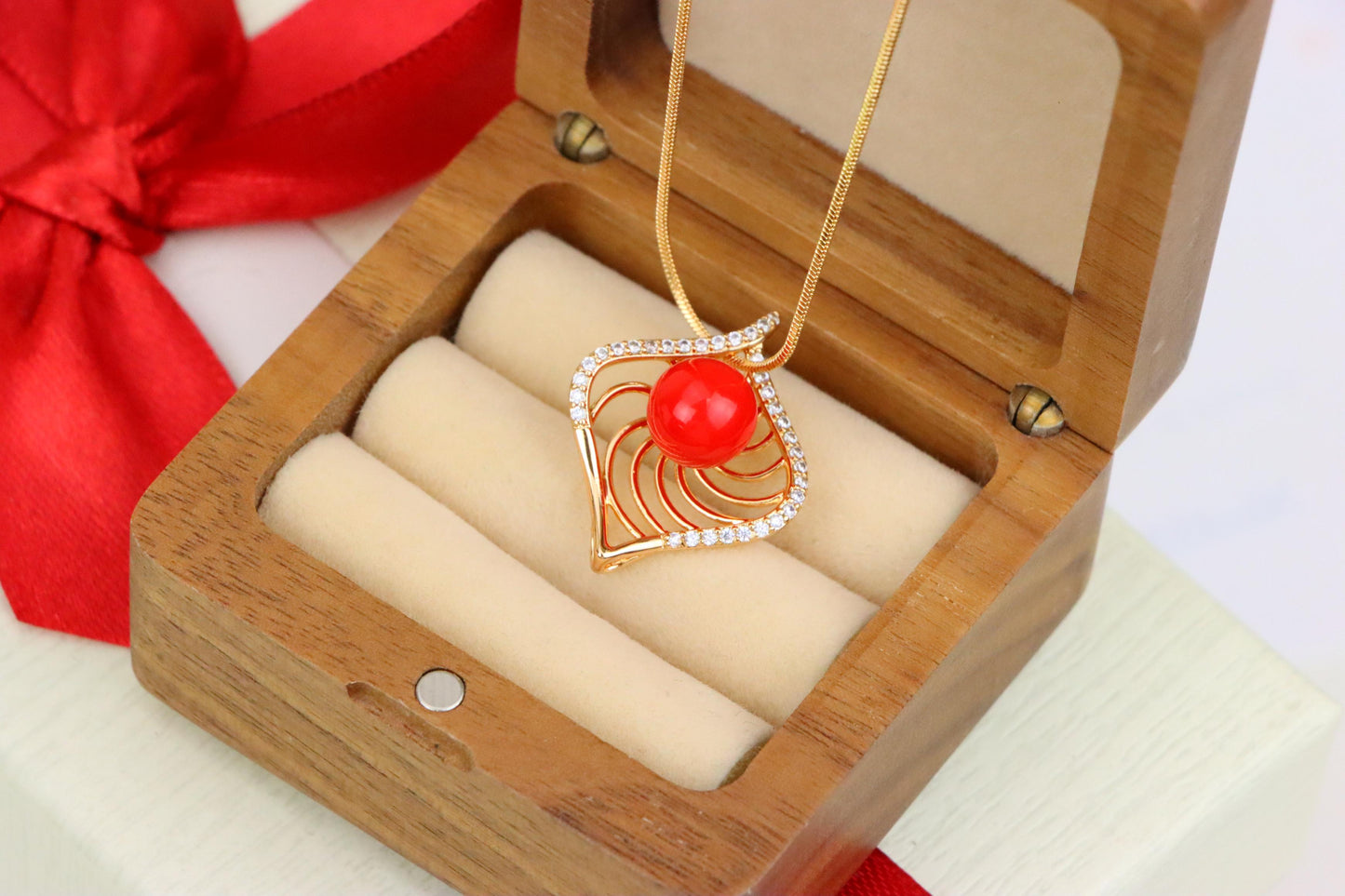 Elegant Rose Gold Pendant with Red Accent, XPPT1306 (2130-9)