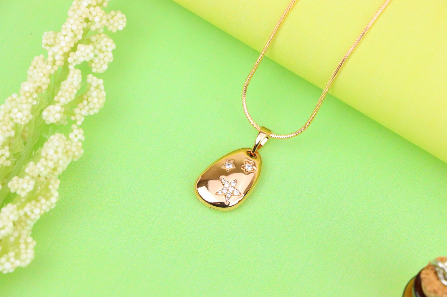 Rose Gold Oval Pendant with Star Design, XPPT1310 (2131-3)