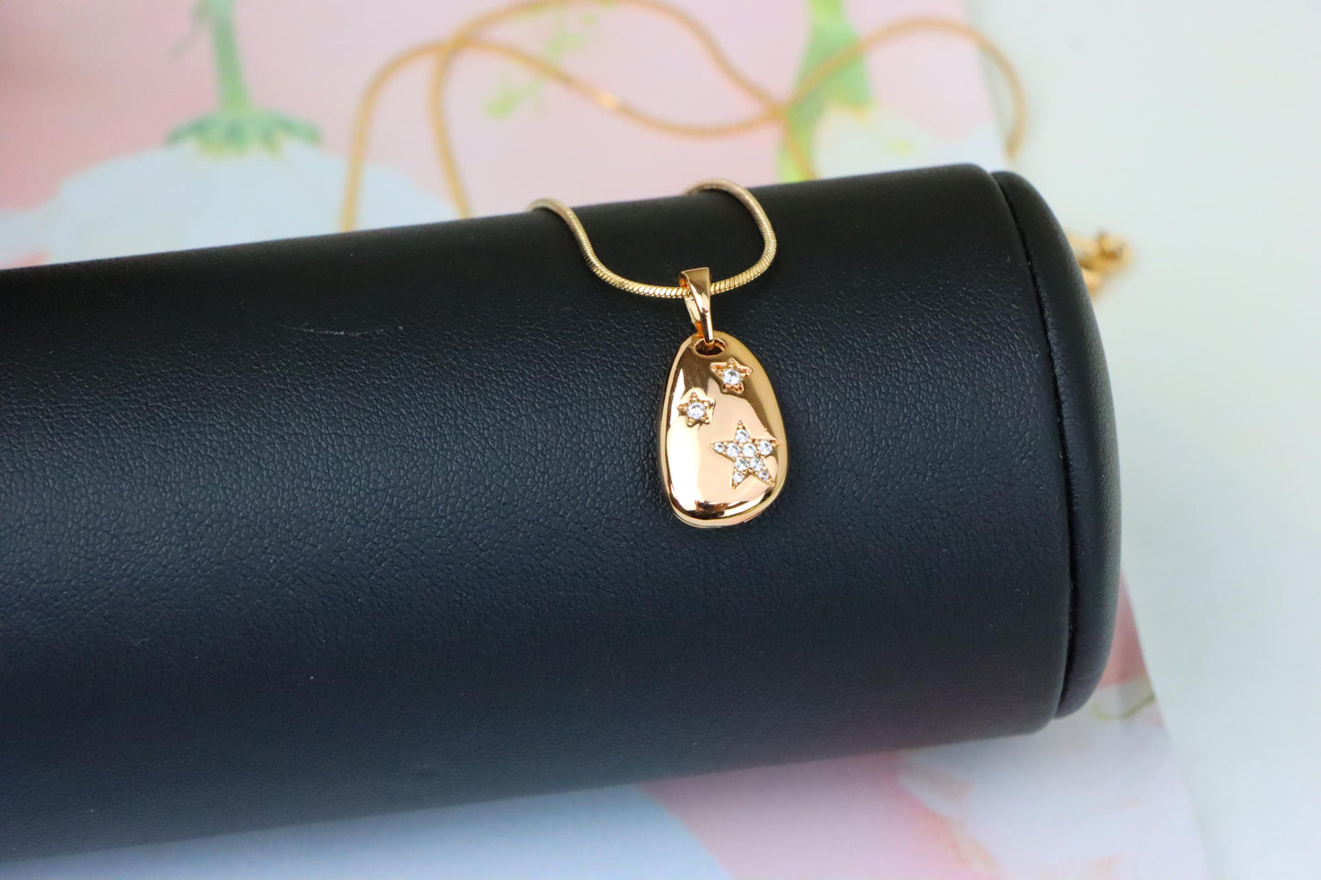 Rose Gold Oval Pendant with Star Design, XPPT1310 (2131-3)