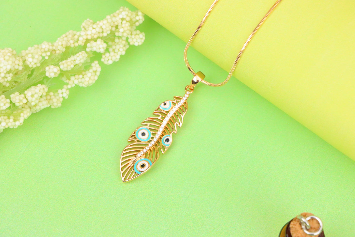 Elegant Peacock Feather Evil Eye Pendant, XPPT1318 (2132-1)