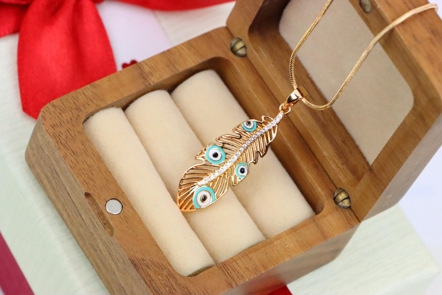 Elegant Peacock Feather Evil Eye Pendant, XPPT1318 (2132-1)