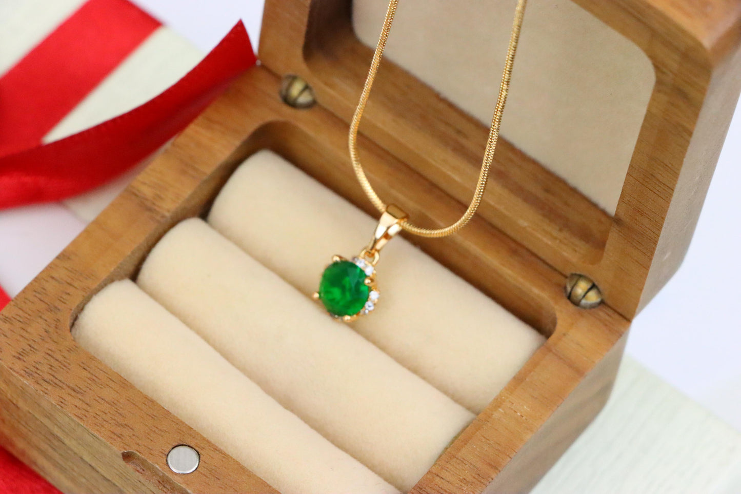 Round Green Gemstone Pendant in Rose Gold – Elegant & Versatile, XPPT1325 (2132-4)