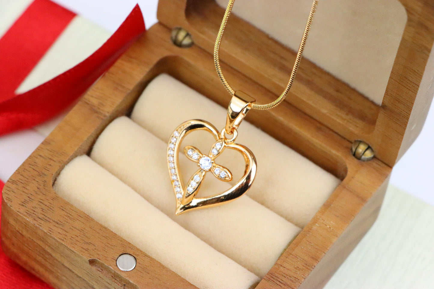 Heart-Shaped Rose Gold Cross Pendant with Sparkling Accents, XPPT1326 (2132-5)