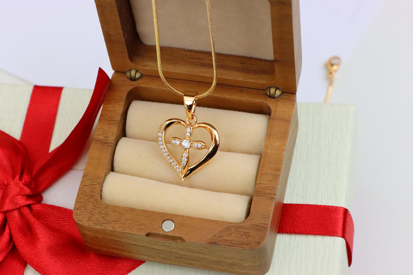 Heart-Shaped Rose Gold Cross Pendant with Sparkling Accents, XPPT1326 (2132-5)