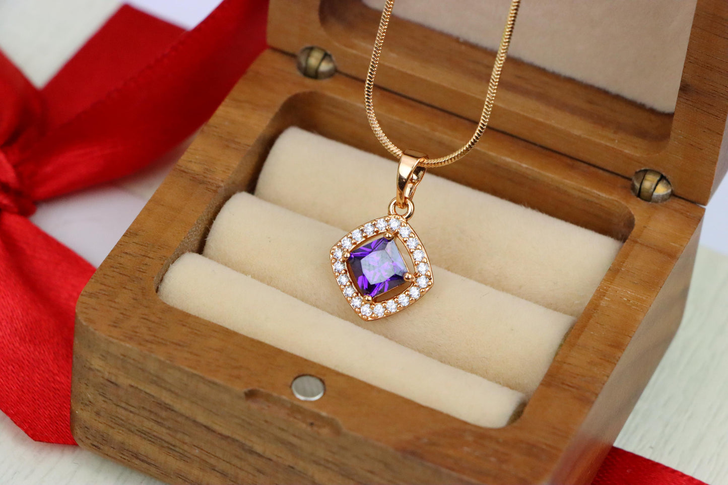 Princess-Cut Purple Halo Pendant in Gold Plated Brass – Glam Touch, XPPT1793 (2153-1)