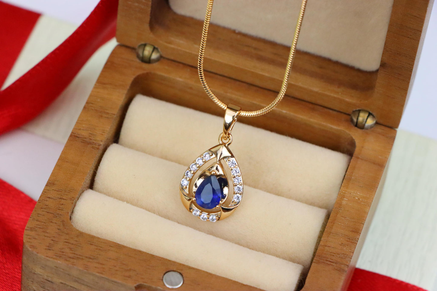 Blue Pear-Shaped Pendant with Sparkling Stone Accents – Elegant Look,XPPT1801 (2153-2)