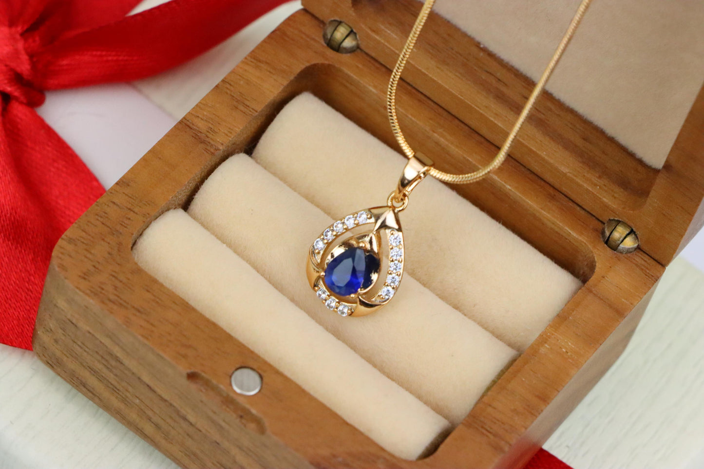 Blue Pear-Shaped Pendant with Sparkling Stone Accents – Elegant Look,XPPT1801 (2153-2)