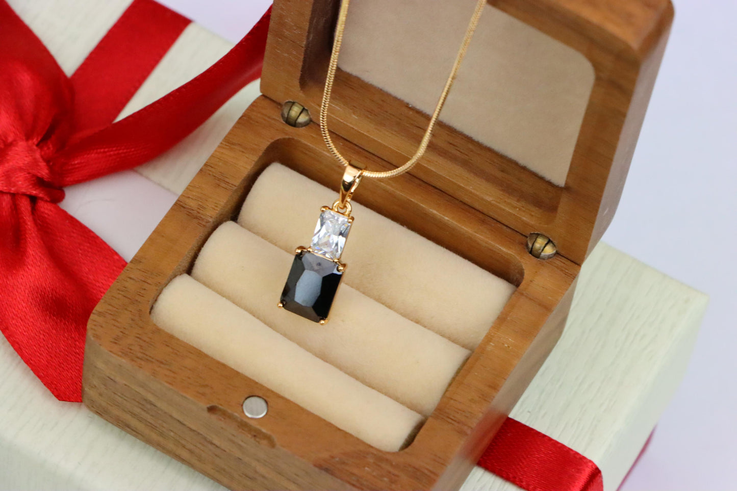 Classic Black Pendant in Gold Plated Finish – Timeless Everyday Charm, XPPT1806 (2153-3)