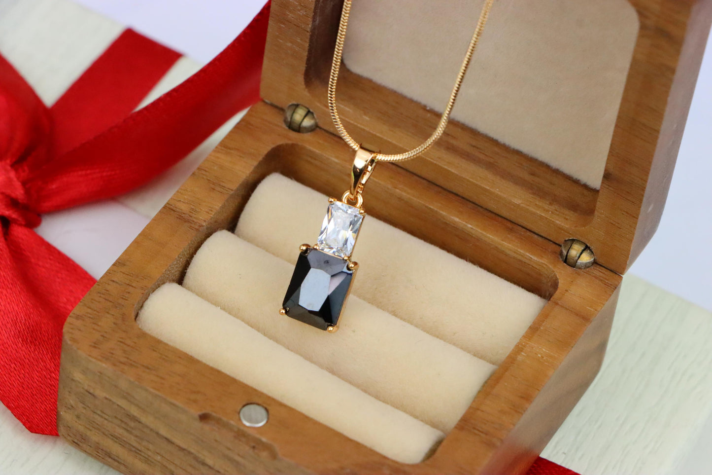 Classic Black Pendant in Gold Plated Finish – Timeless Everyday Charm, XPPT1806 (2153-3)