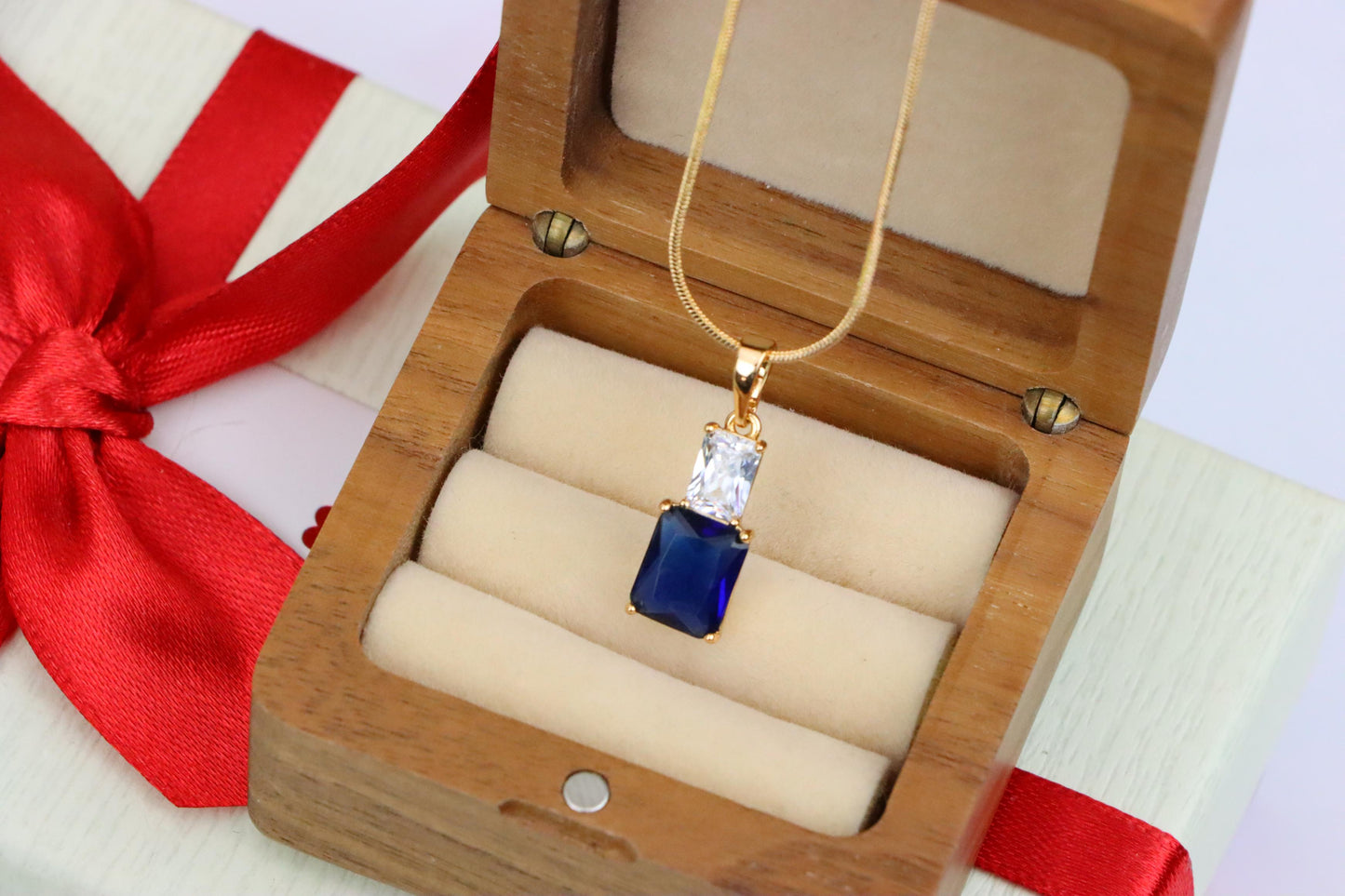 Royal Blue Pendant with Gold-Plated Finish – Elegant Sparkle Charm, XPPT1807 (2153-3)