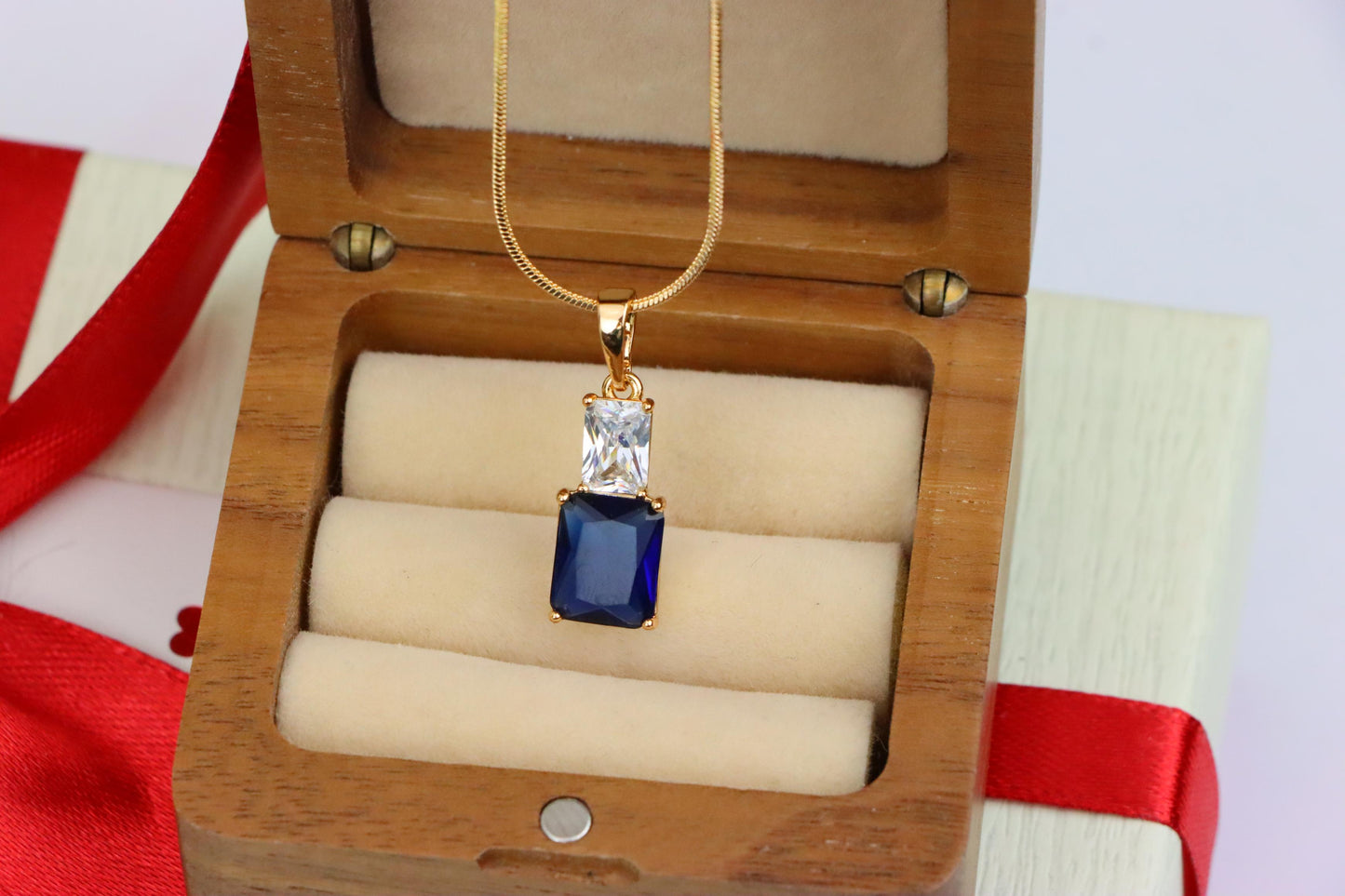 Royal Blue Pendant with Gold-Plated Finish – Elegant Sparkle Charm, XPPT1807 (2153-3)