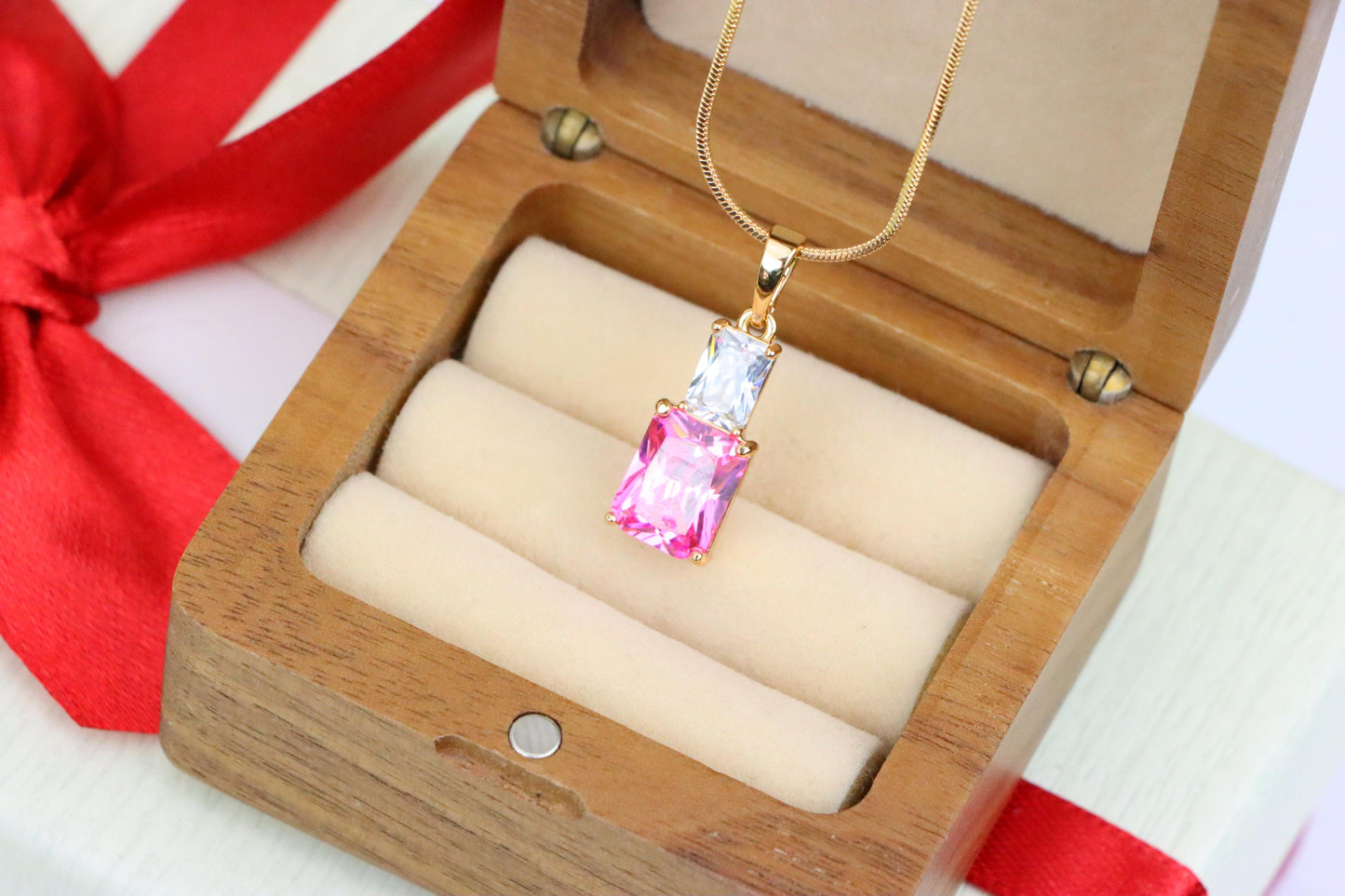 Chic Pink Pendant in Gold-Plated Brass – Feminine and Elegant Look, XPPT1808 (2153-3)