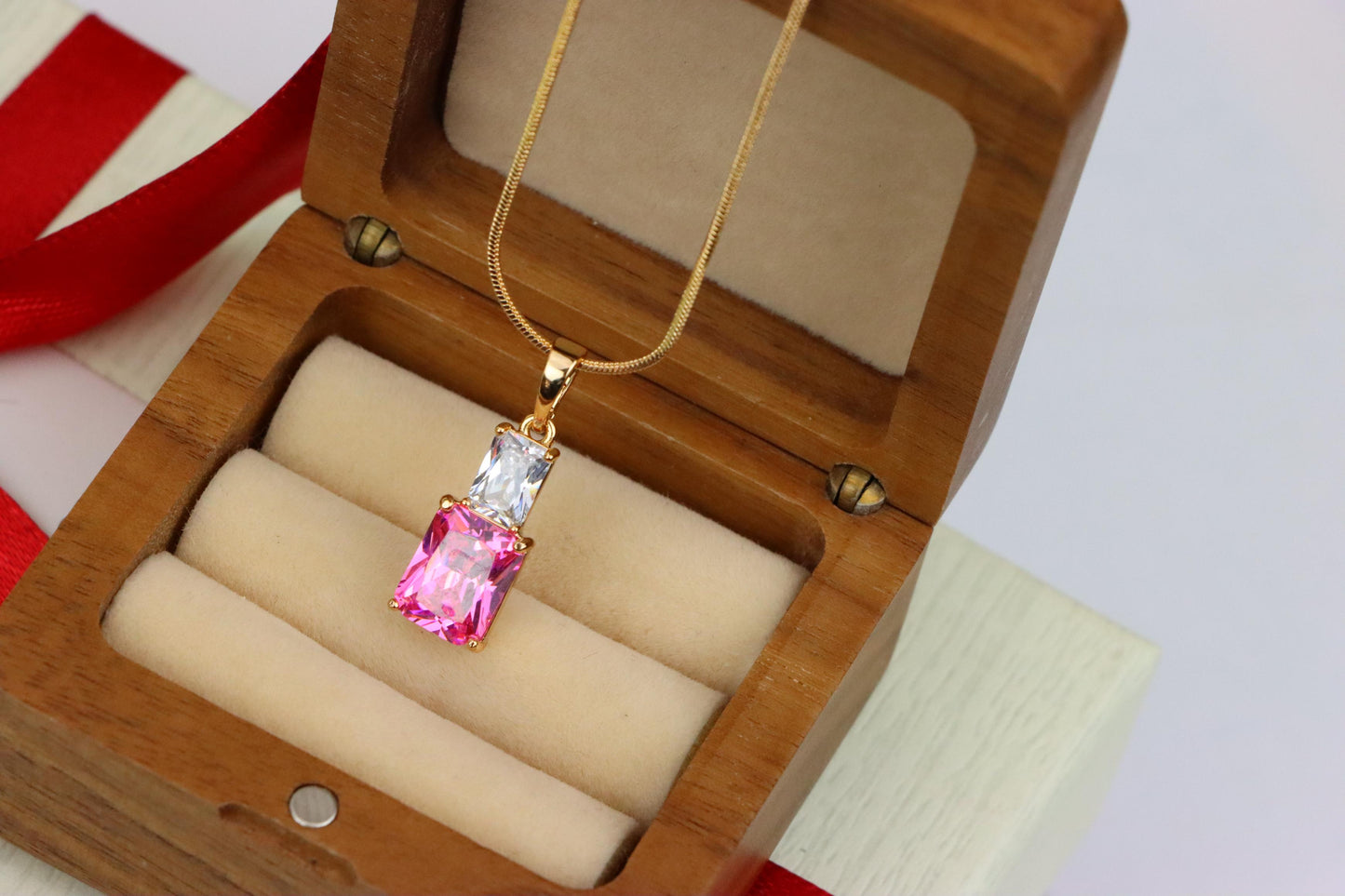 Chic Pink Pendant in Gold-Plated Brass – Feminine and Elegant Look, XPPT1808 (2153-3)