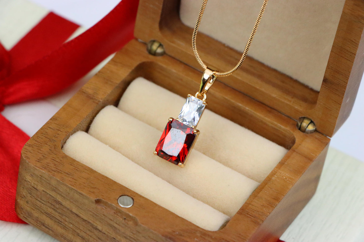 Bold Red Pendant in Gold-Plated Setting – Luxe Statement Accent, XPPT1809 (2153-3)