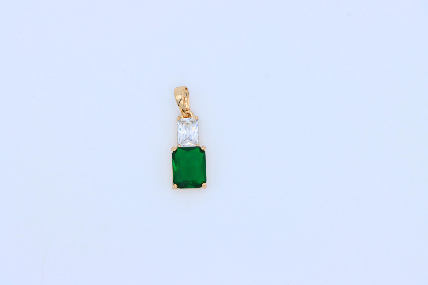 Emerald Green Pendant in Gold-Plated Brass – Sophisticated Radiance, XPPT1811 (2153-3)