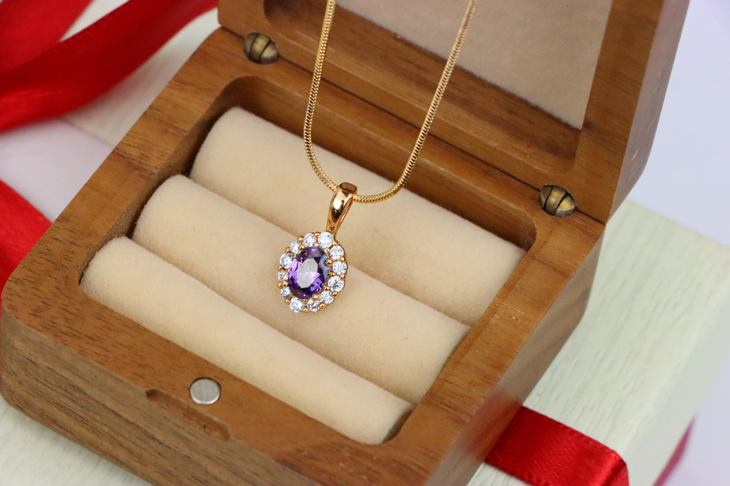 Purple Oval Pendant with Halo in Gold-Plated Brass – Delicate Glamour, XPPT1816 (2153-4)