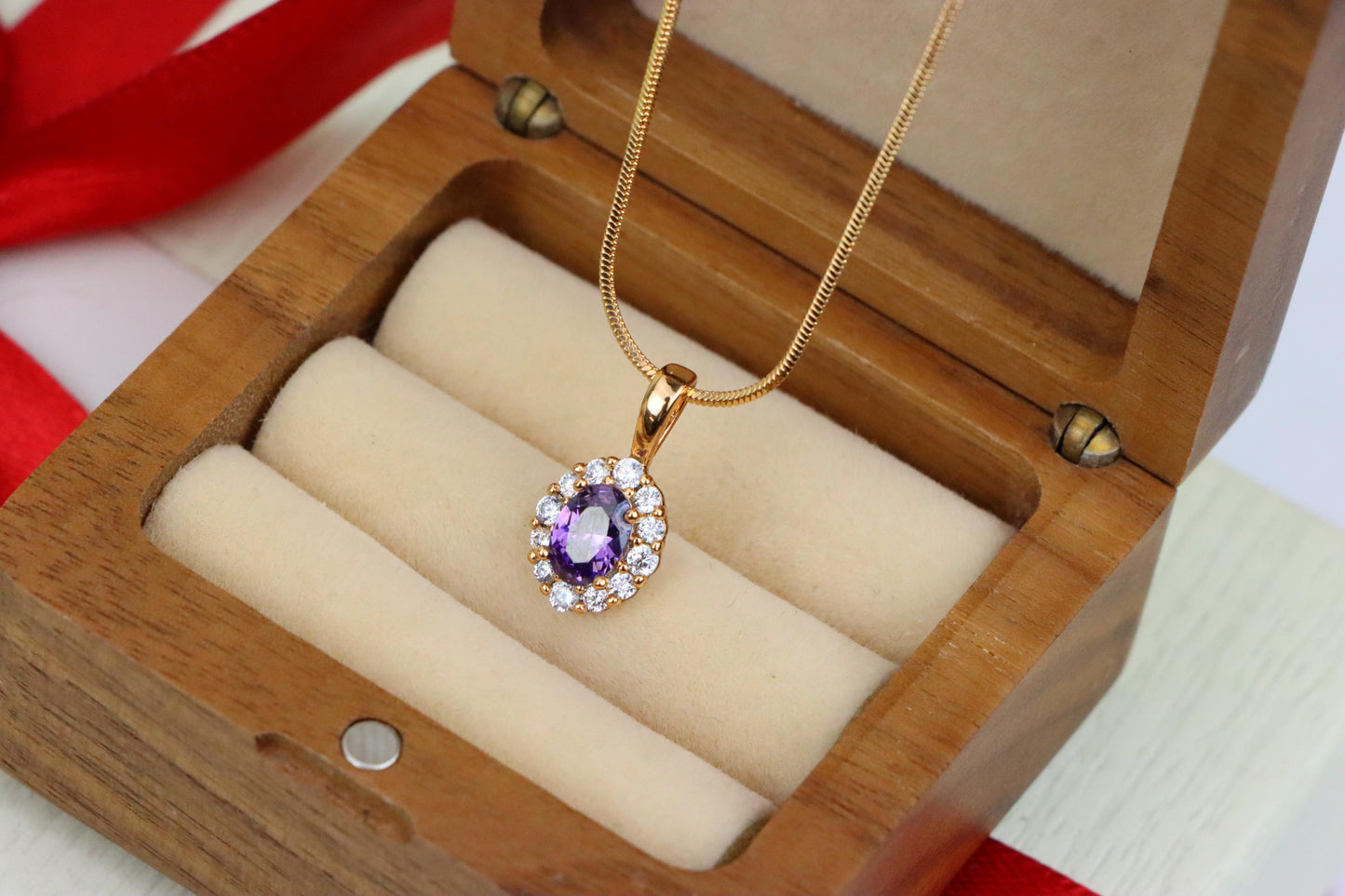 Purple Oval Pendant with Halo in Gold-Plated Brass – Delicate Glamour, XPPT1816 (2153-4)