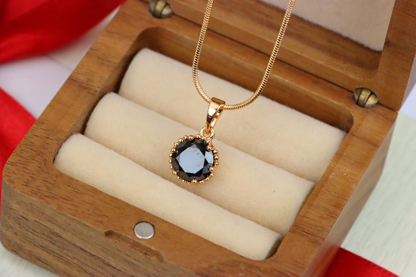Rose Gold Round Pendant with Black Stone – Petite Chic Statement, XPPT1823 (2154-1)