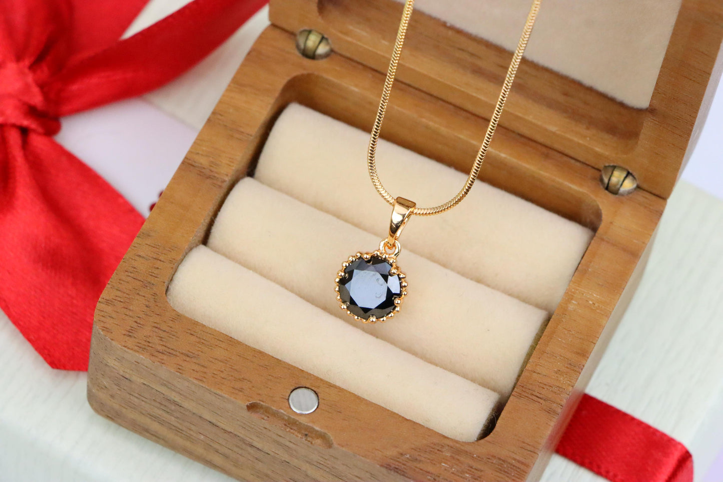 Rose Gold Round Pendant with Black Stone – Petite Chic Statement, XPPT1823 (2154-1)