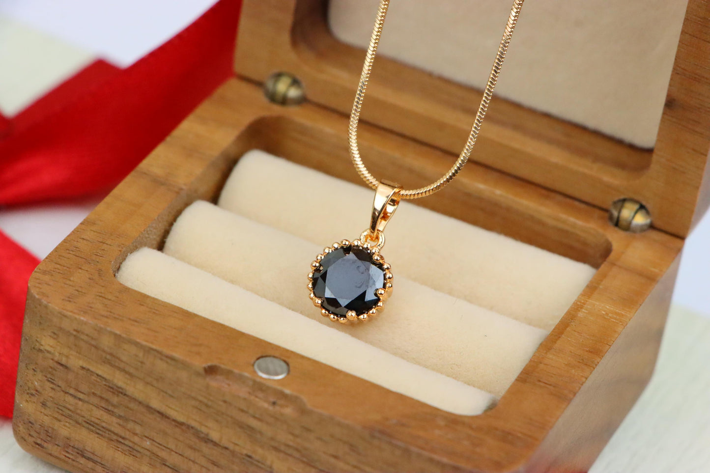 Rose Gold Round Pendant with Black Stone – Petite Chic Statement, XPPT1823 (2154-1)