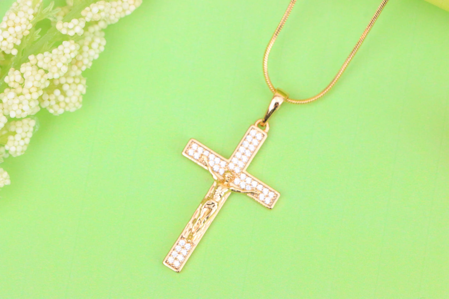 Rose Gold Crucifix Pendant with CZ Detailing – Faithful Elegant Design, XPPT1824 (2154-2)