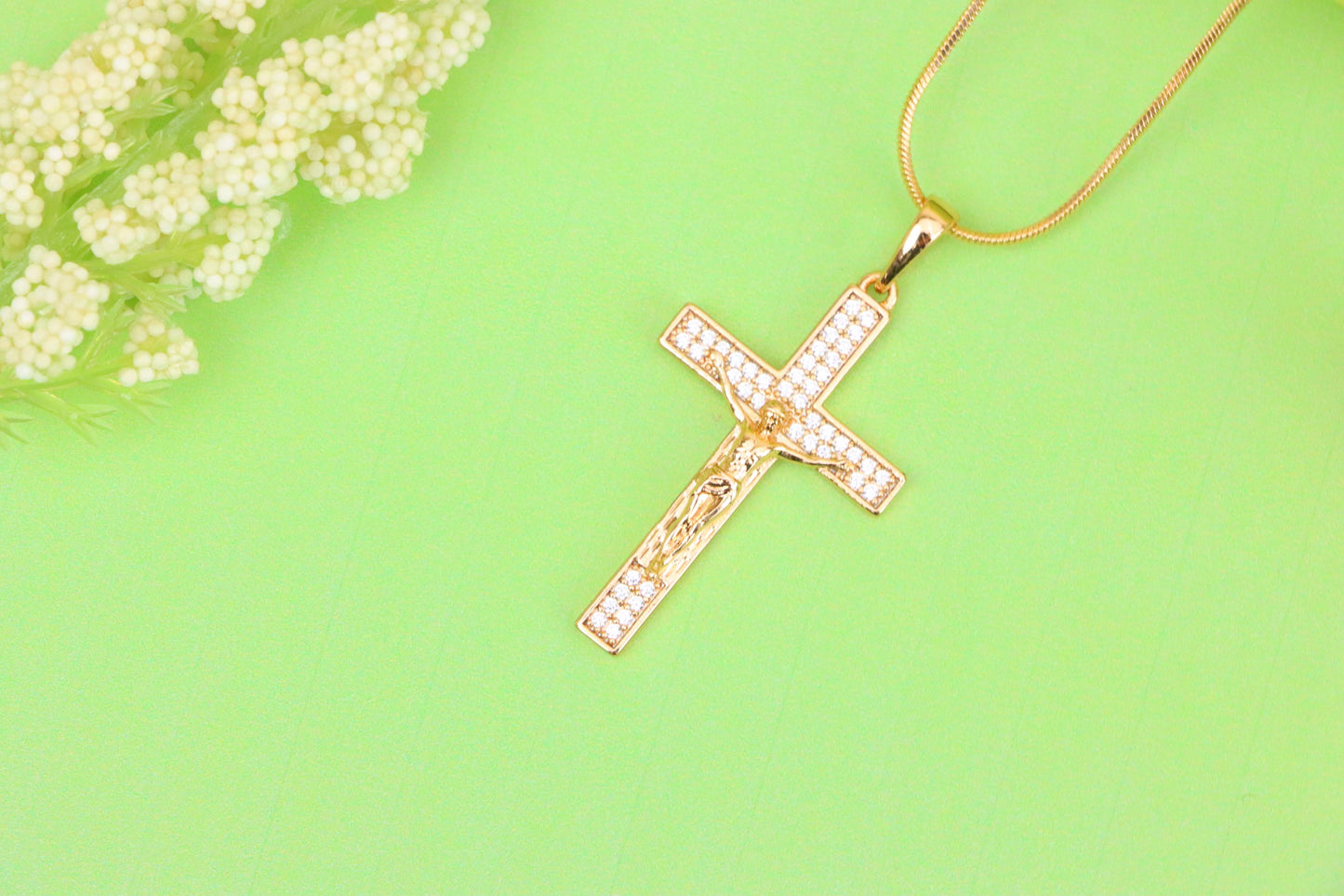 Rose Gold Crucifix Pendant with CZ Detailing – Faithful Elegant Design, XPPT1824 (2154-2)