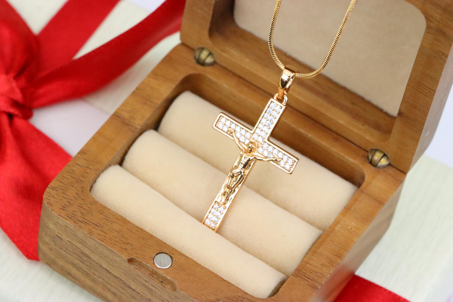 Rose Gold Crucifix Pendant with CZ Detailing – Faithful Elegant Design, XPPT1824 (2154-2)