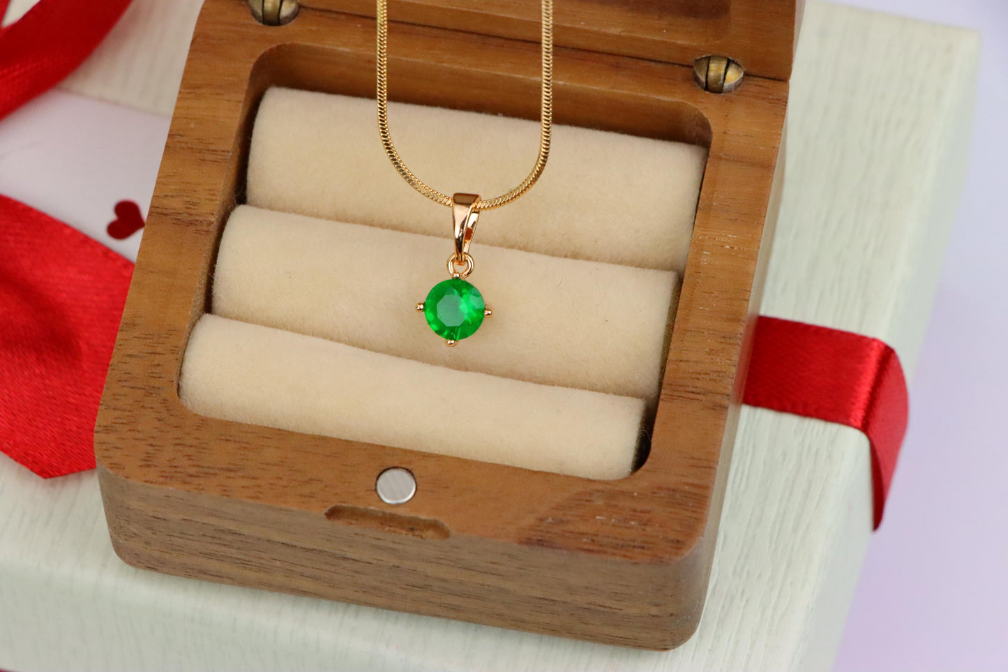 Elegant Green Round Pendant in Gold Plating Minimal Charm, XPPT1831 (2154-8)