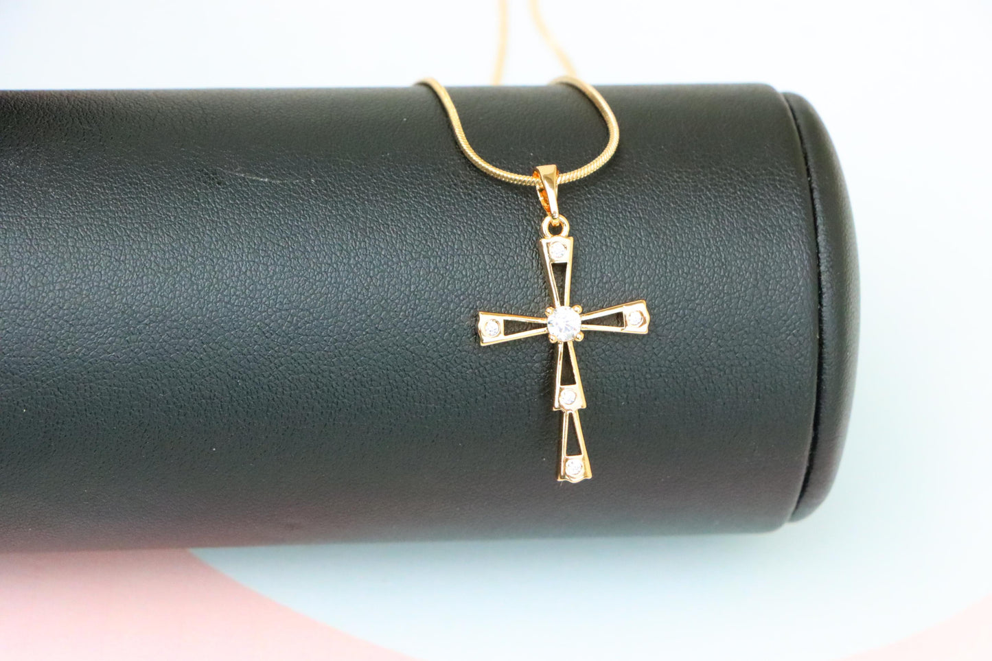 Elegant Rose Gold Cross Pendant with Sparkling Center Stone, XPPT1833 (2154-9)
