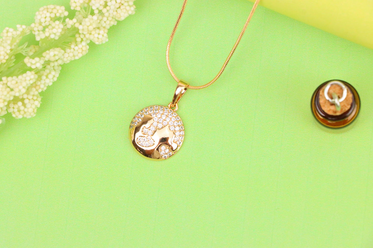 Round Rose Gold Pendant with Crystal World Map Design, XPPT1835 (2155-1)