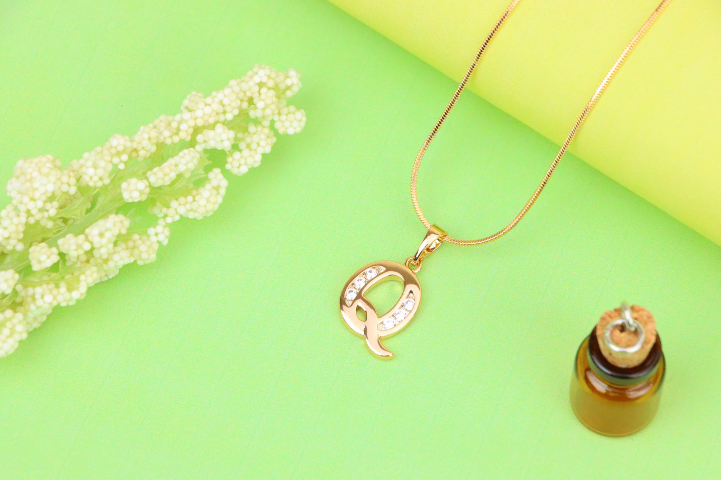 Rose Gold Letter Q Pendant with Crystals – 18K Gold Plated Charm, XPPT1366 (2132-9)