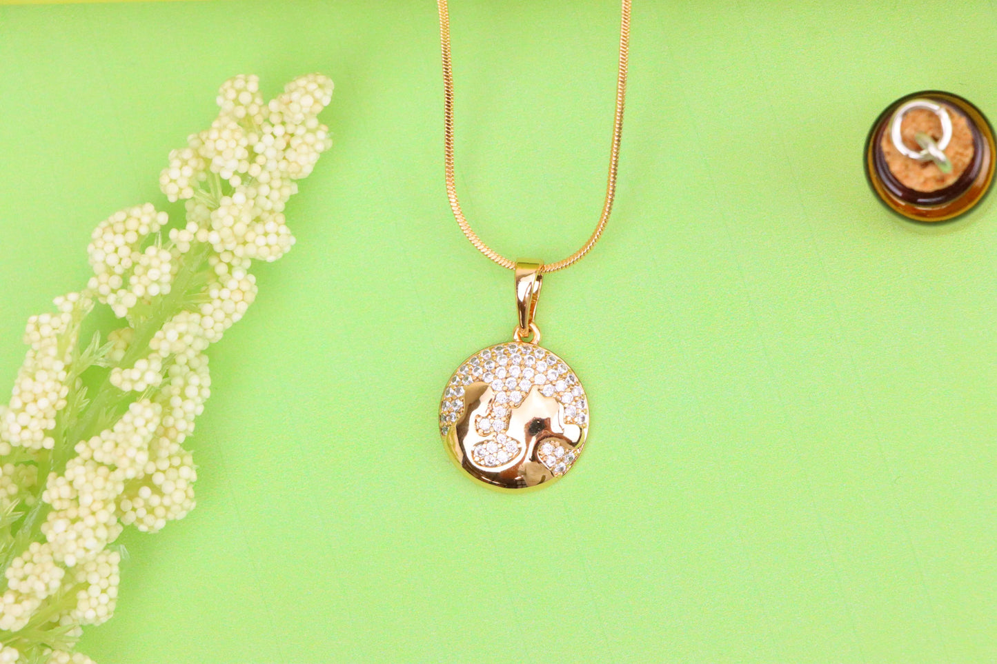 Round Rose Gold Pendant with Crystal World Map Design, XPPT1835 (2155-1)