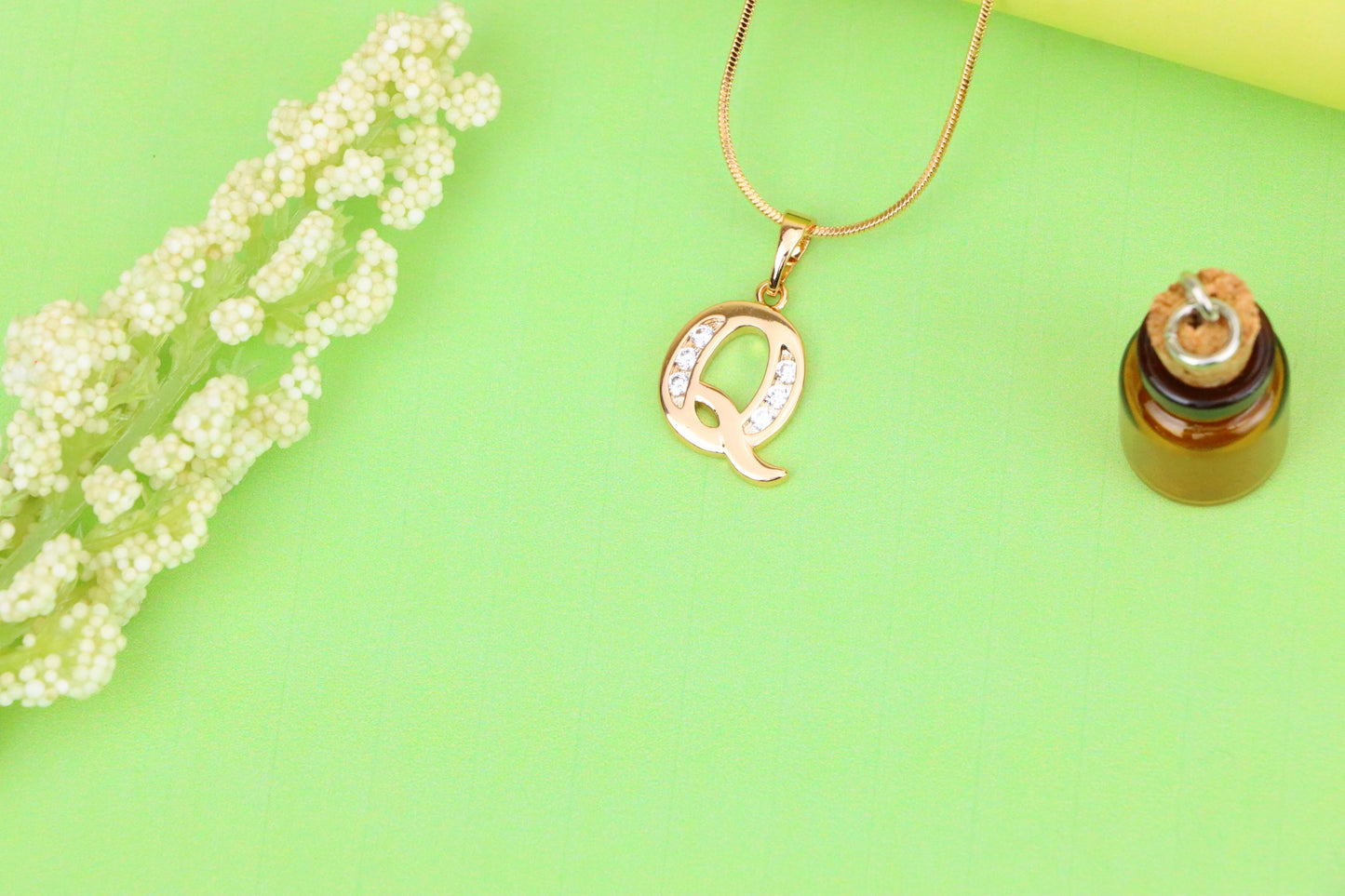 Rose Gold Letter Q Pendant with Crystals – 18K Gold Plated Charm, XPPT1366 (2132-9)