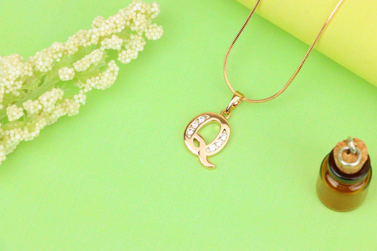 Rose Gold Letter Q Pendant with Crystals – 18K Gold Plated Charm, XPPT1366 (2132-9)