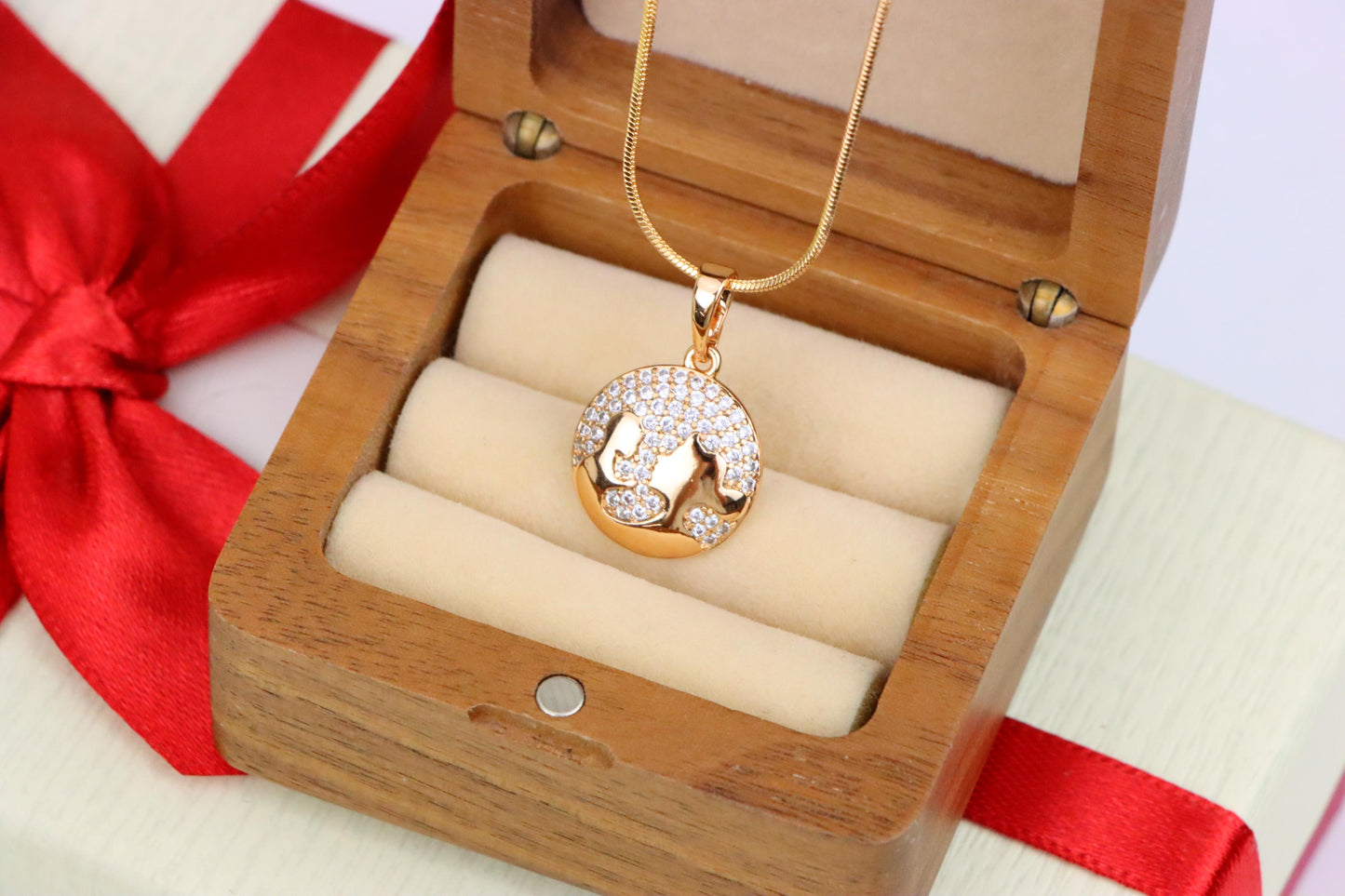 Round Rose Gold Pendant with Crystal World Map Design, XPPT1835 (2155-1)