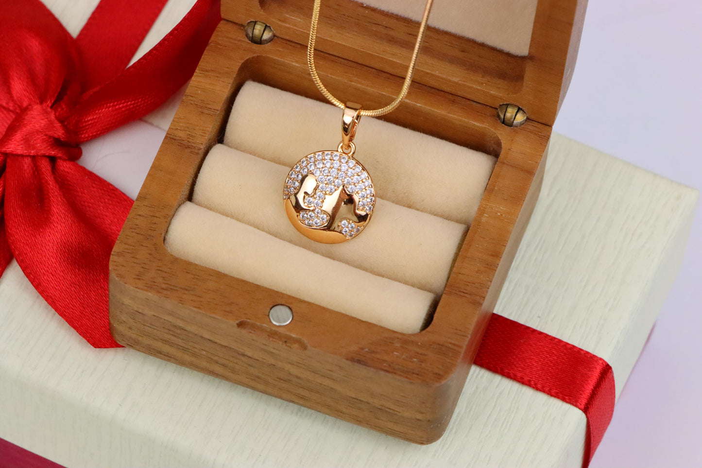 Round Rose Gold Pendant with Crystal World Map Design, XPPT1835 (2155-1)