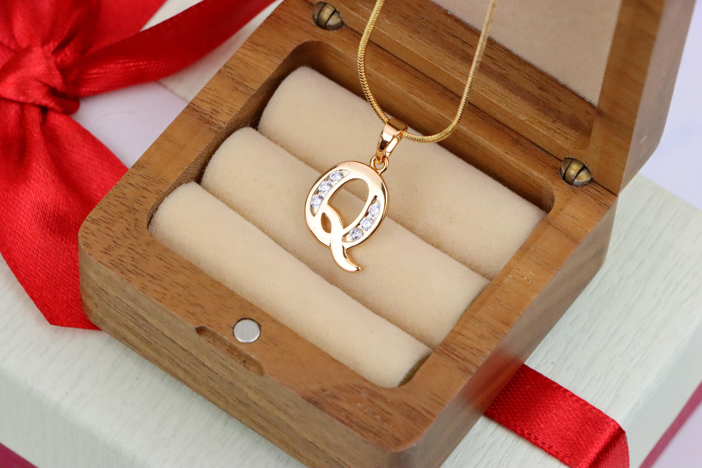 Rose Gold Letter Q Pendant with Crystals – 18K Gold Plated Charm, XPPT1366 (2132-9)