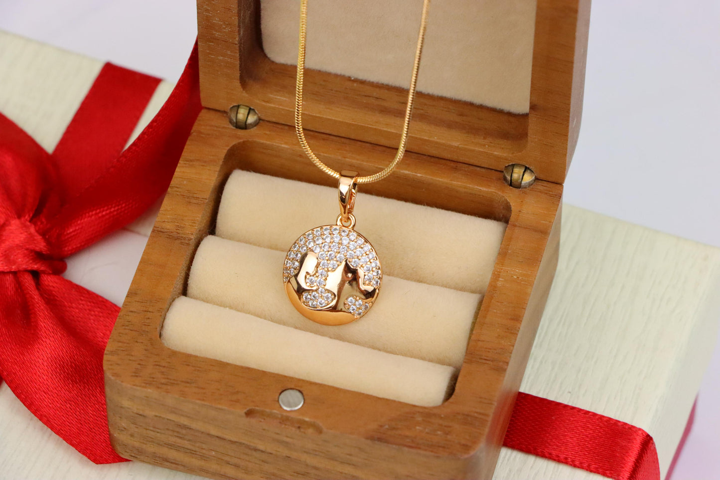 Round Rose Gold Pendant with Crystal World Map Design, XPPT1835 (2155-1)