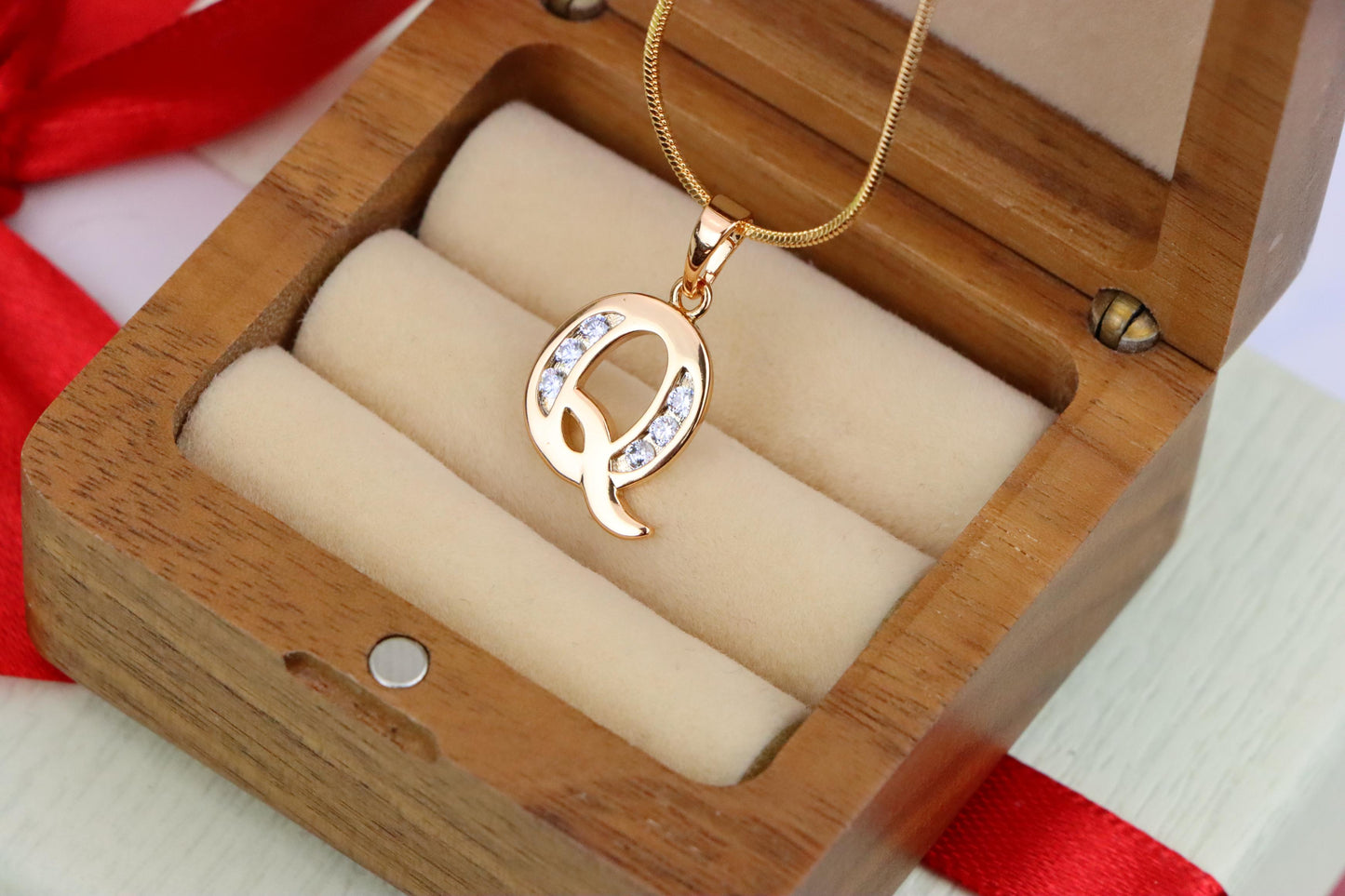 Rose Gold Letter Q Pendant with Crystals – 18K Gold Plated Charm, XPPT1366 (2132-9)